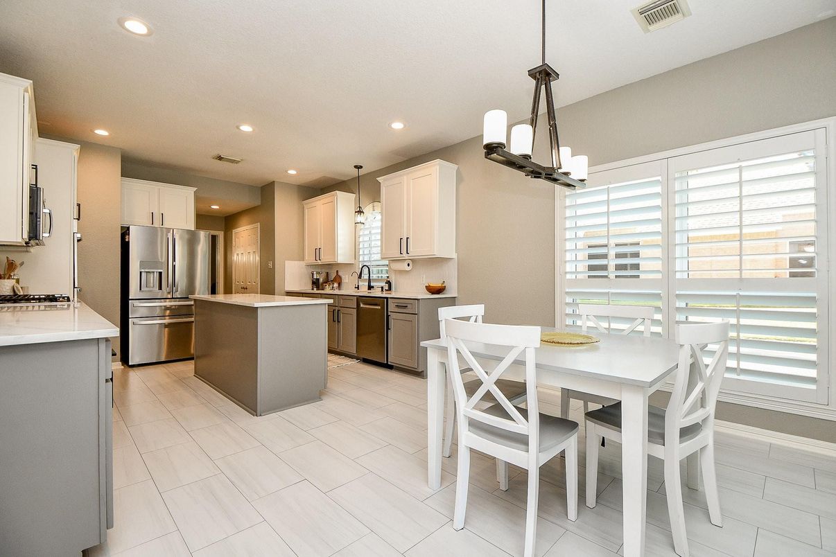 Dining room, Interior, Kitchen, Pendant Lights, Recessed Lighting, Stainless Steel Appliances