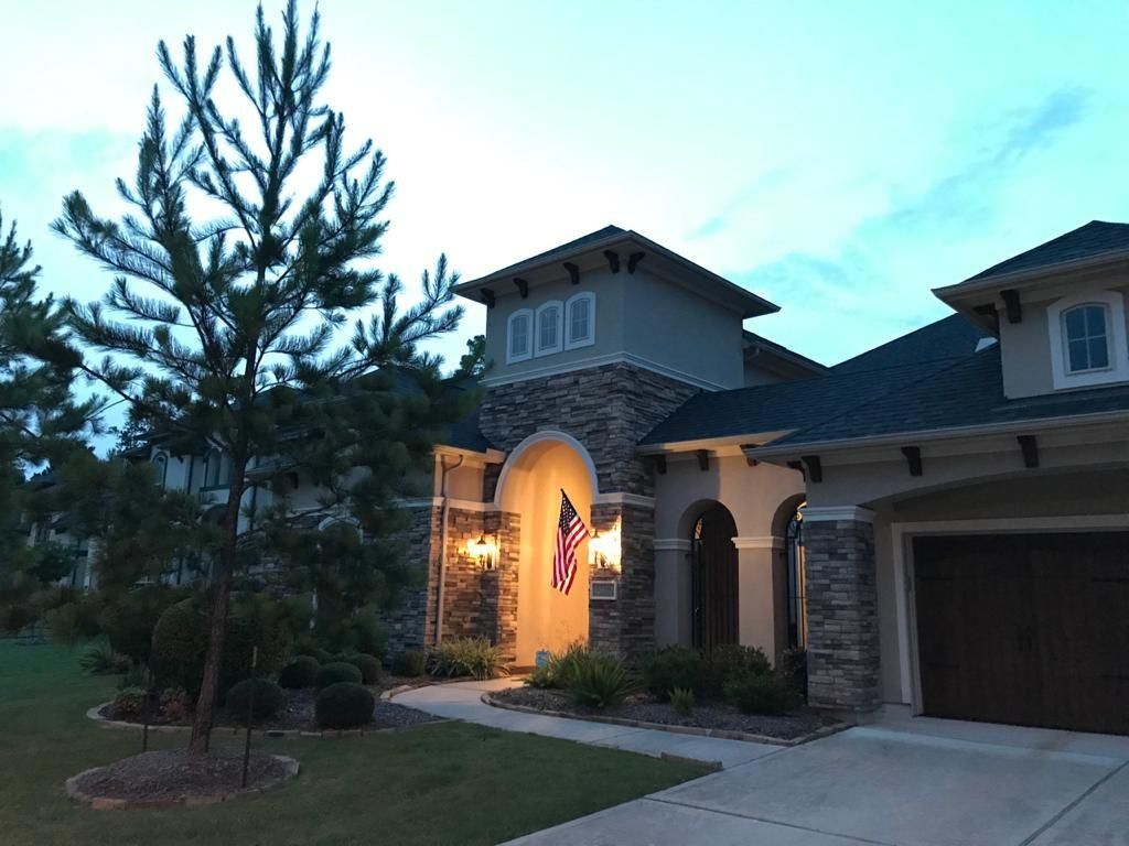 Attached, Exterior, Facade, Mediterranean