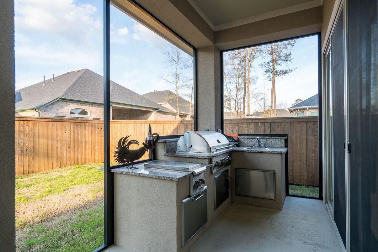 Exterior, Outdoor Kitchen