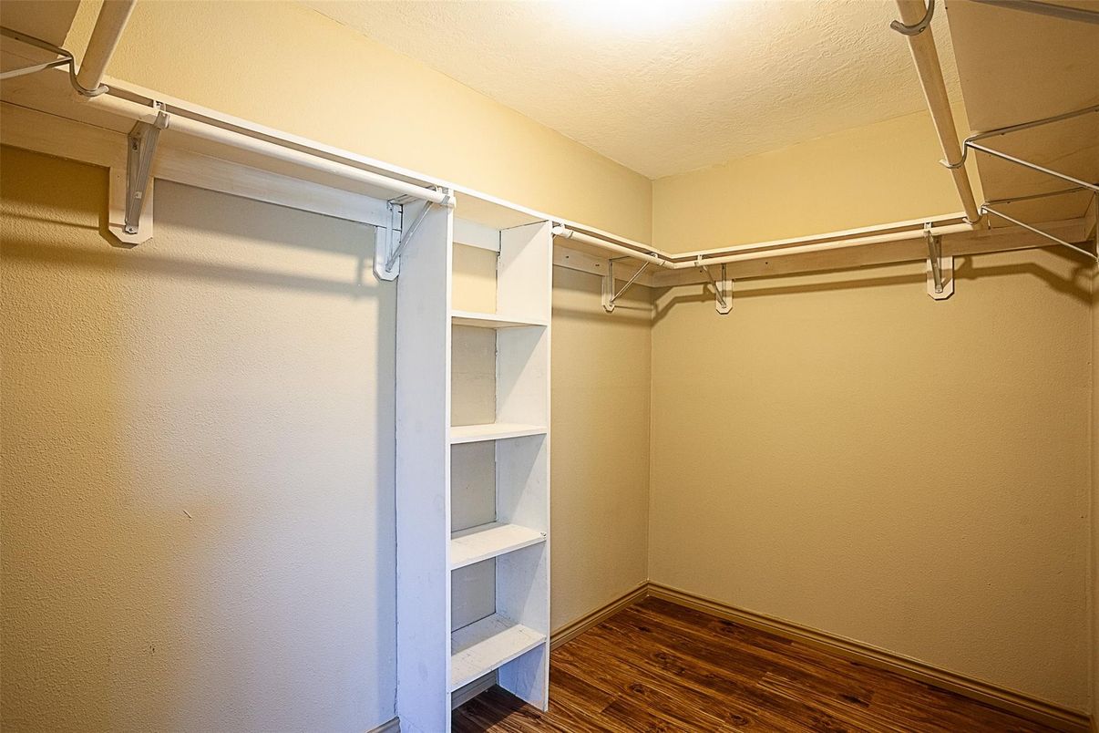 Interior, Walk-in Closets, Wood Texture Flooring