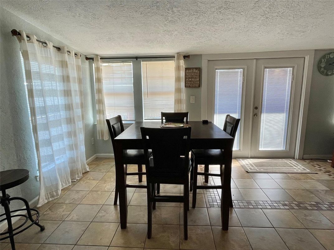 Dining room, Interior