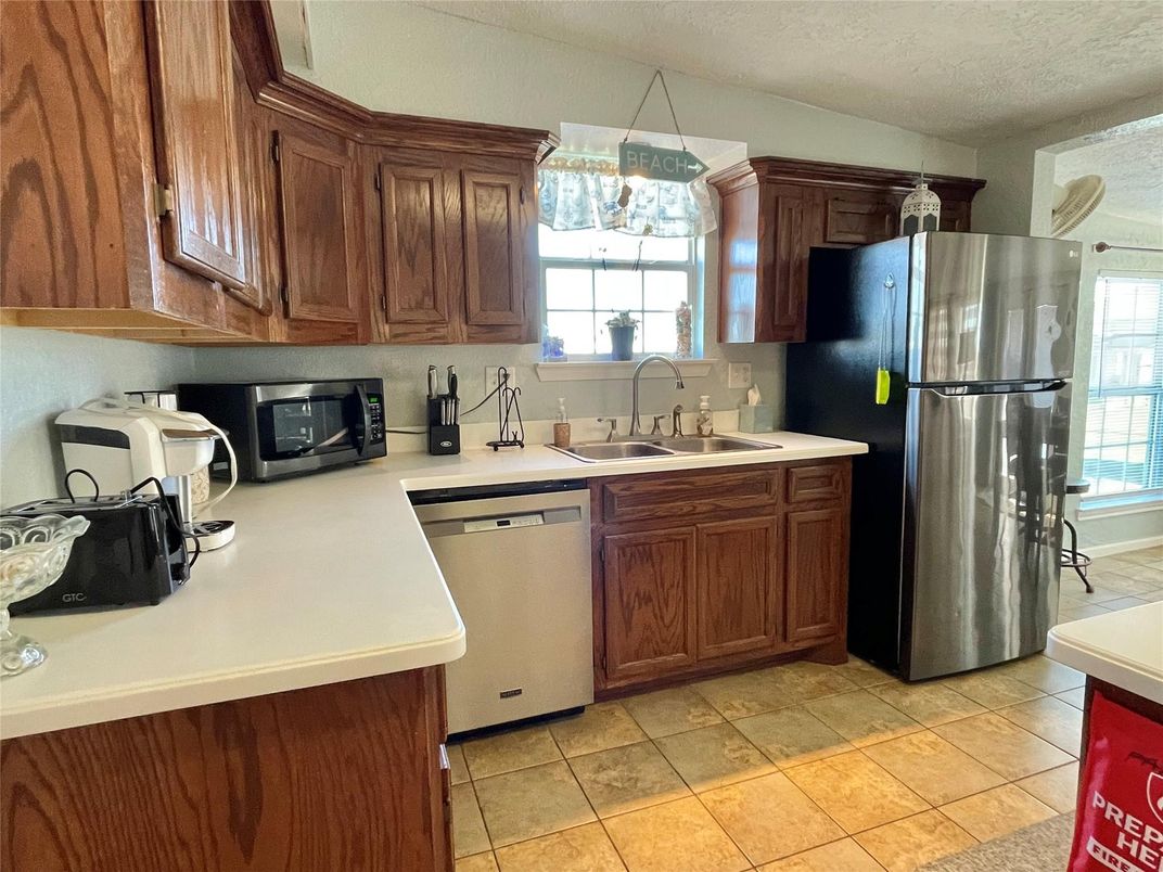 Interior, Kitchen, Pendant Lights, Stainless Steel Appliances