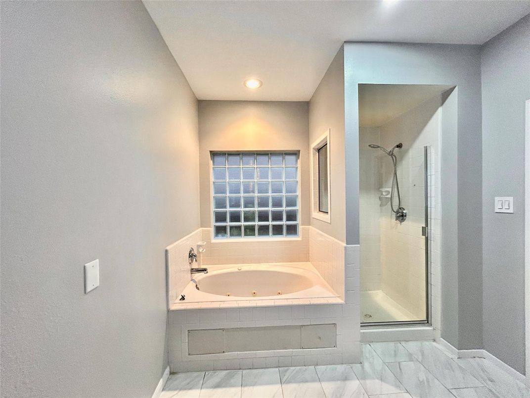 Bathroom, Interior, Marble, Recessed Lighting