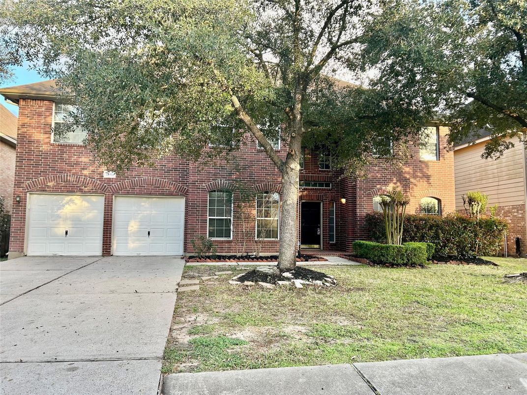 Attached, Exterior, Facade, Brick Facade, Brick Traditional