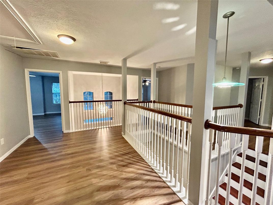 Interior, Pendant Lights, Wood Texture Flooring