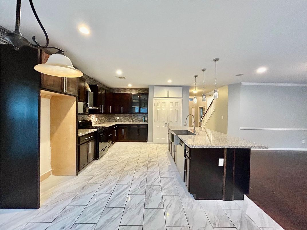 Interior, Kitchen, Marble, Pendant Lights, Recessed Lighting