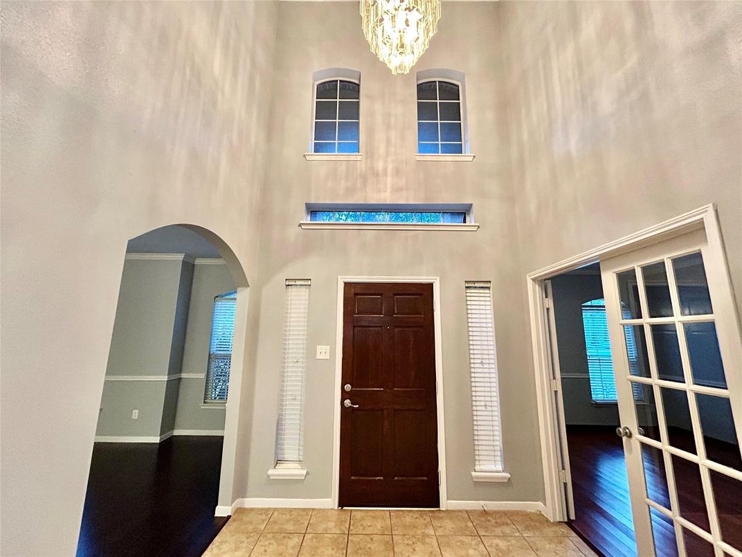 Chandelier, Interior