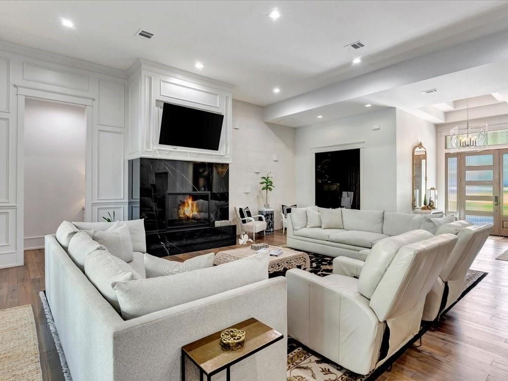 Fireplace, Interior, Living room, Pendant Lights, Recessed Lighting, Wood Texture Flooring