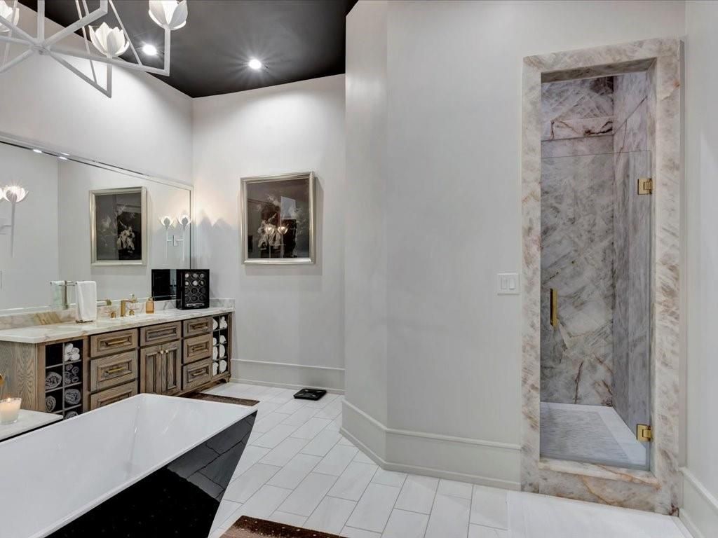 Bathroom, Interior, Marble Walls, Recessed Lighting