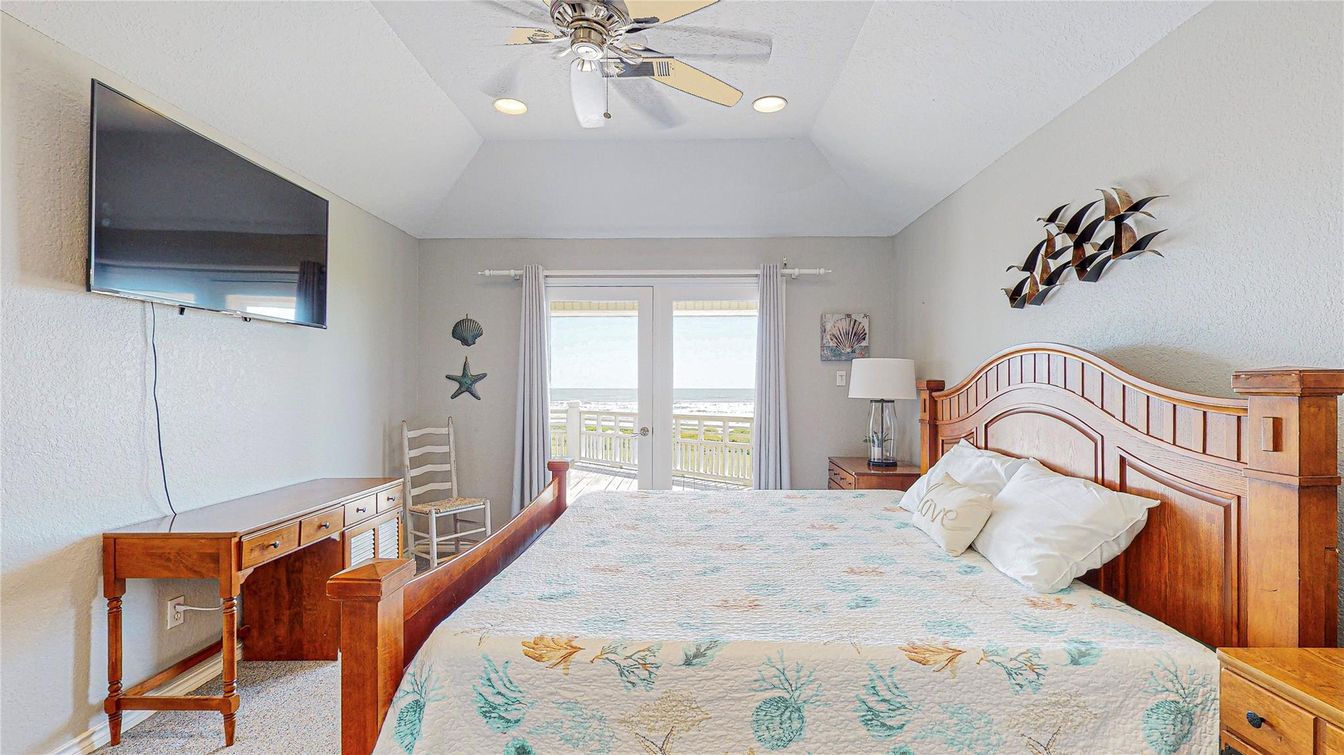 Bedroom, Interior, Recessed Lighting, Water