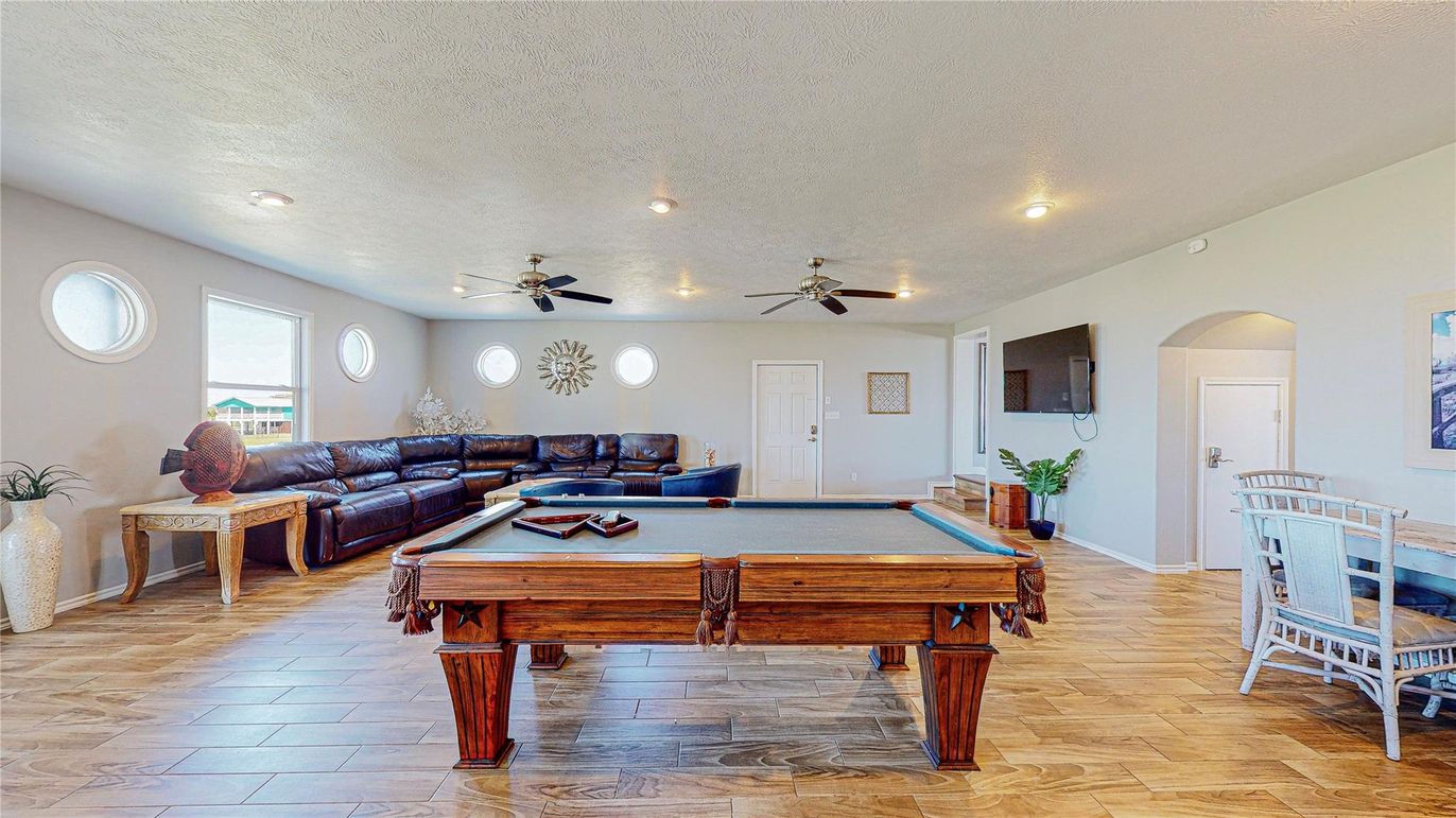 Billiard Table, Game Room, Interior, Living room, Recessed Lighting, Wood Texture Flooring