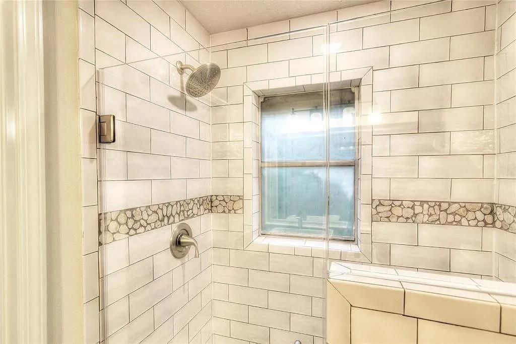 Bathroom, Interior, Tile Countertops