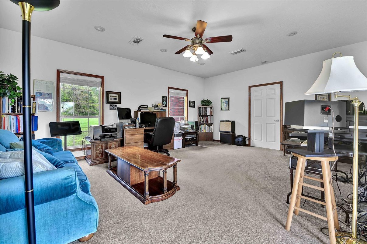 Home Office, Interior