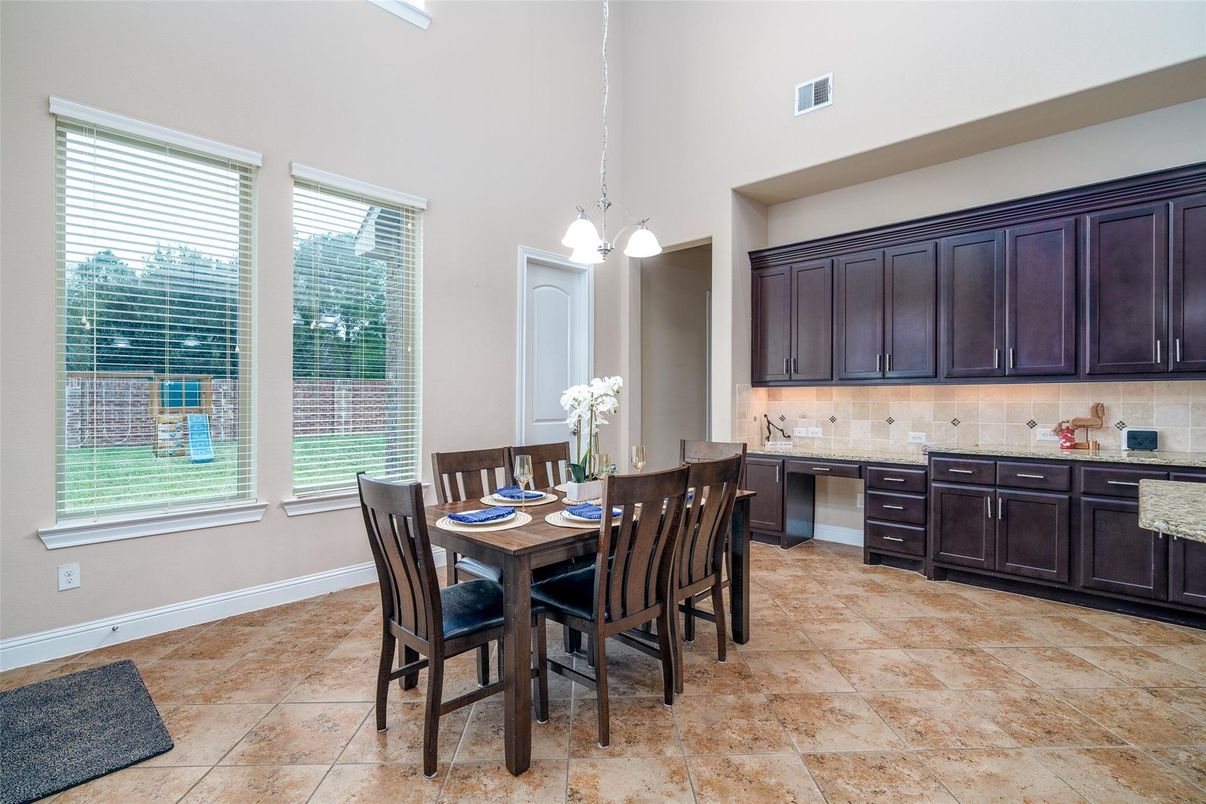Dining room, Interior, Kitchen, Pendant Lights
