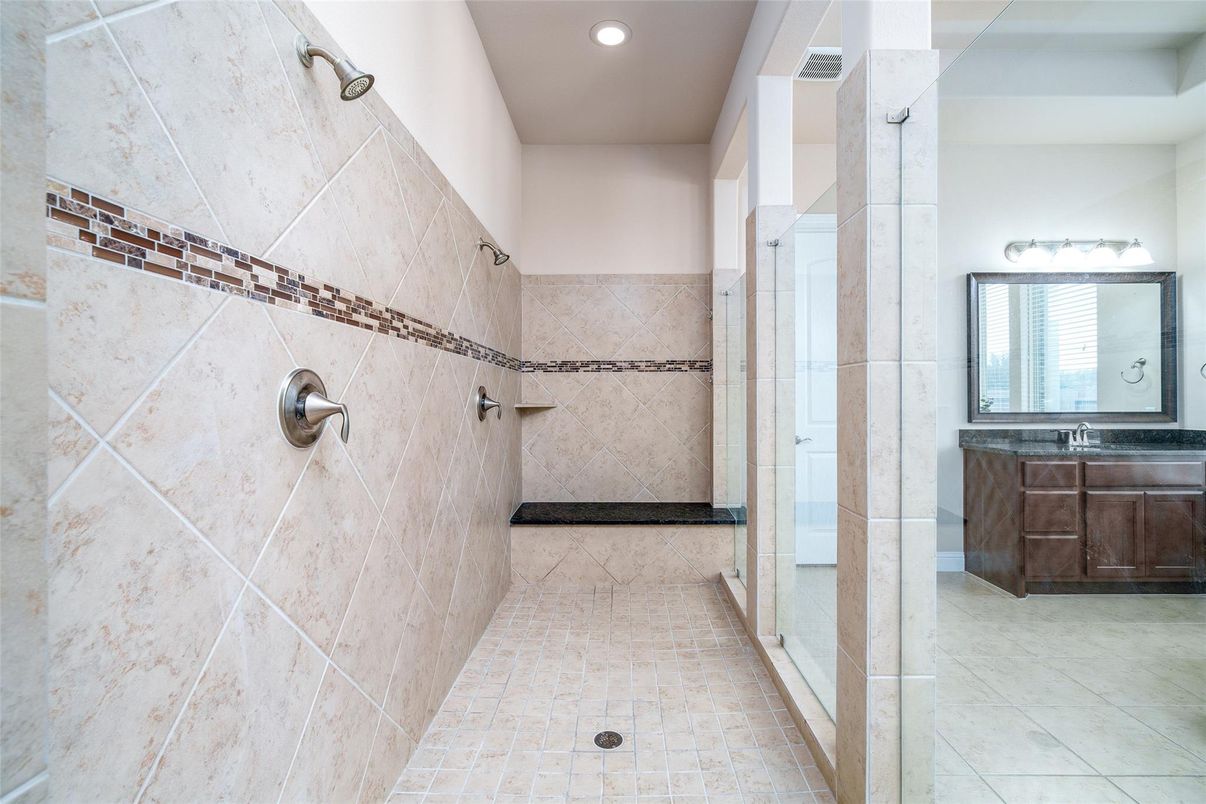Bathroom, Interior, Recessed Lighting