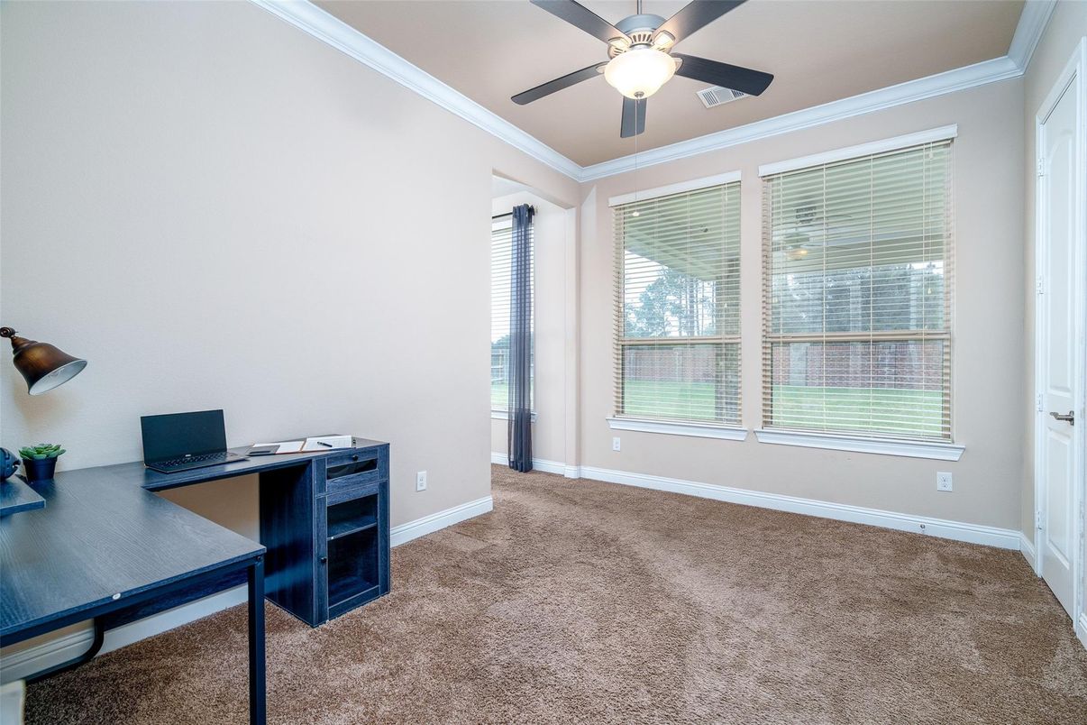 Home Office, Interior