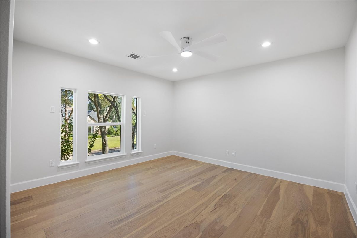 Empty room, Interior, Recessed Lighting, Wood Texture Flooring