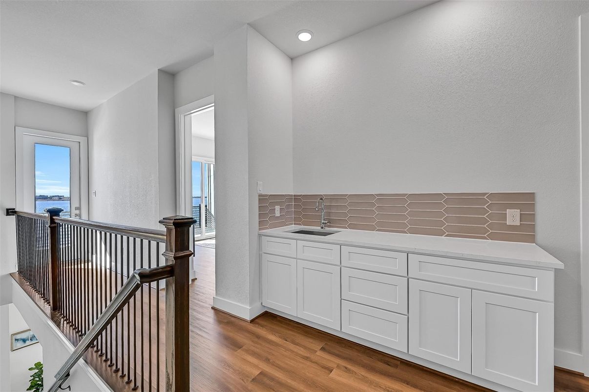 Interior, Recessed Lighting, Water, Wood Texture Flooring