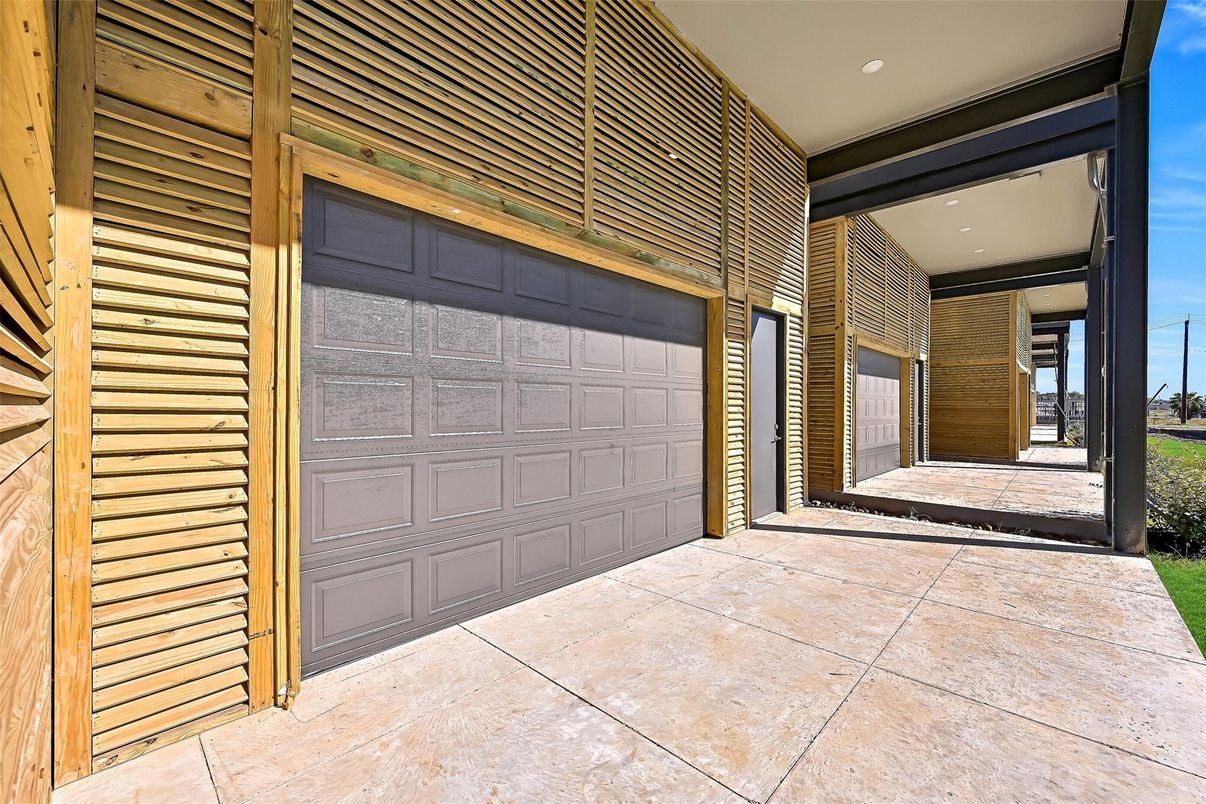 Detached Garage, Exterior