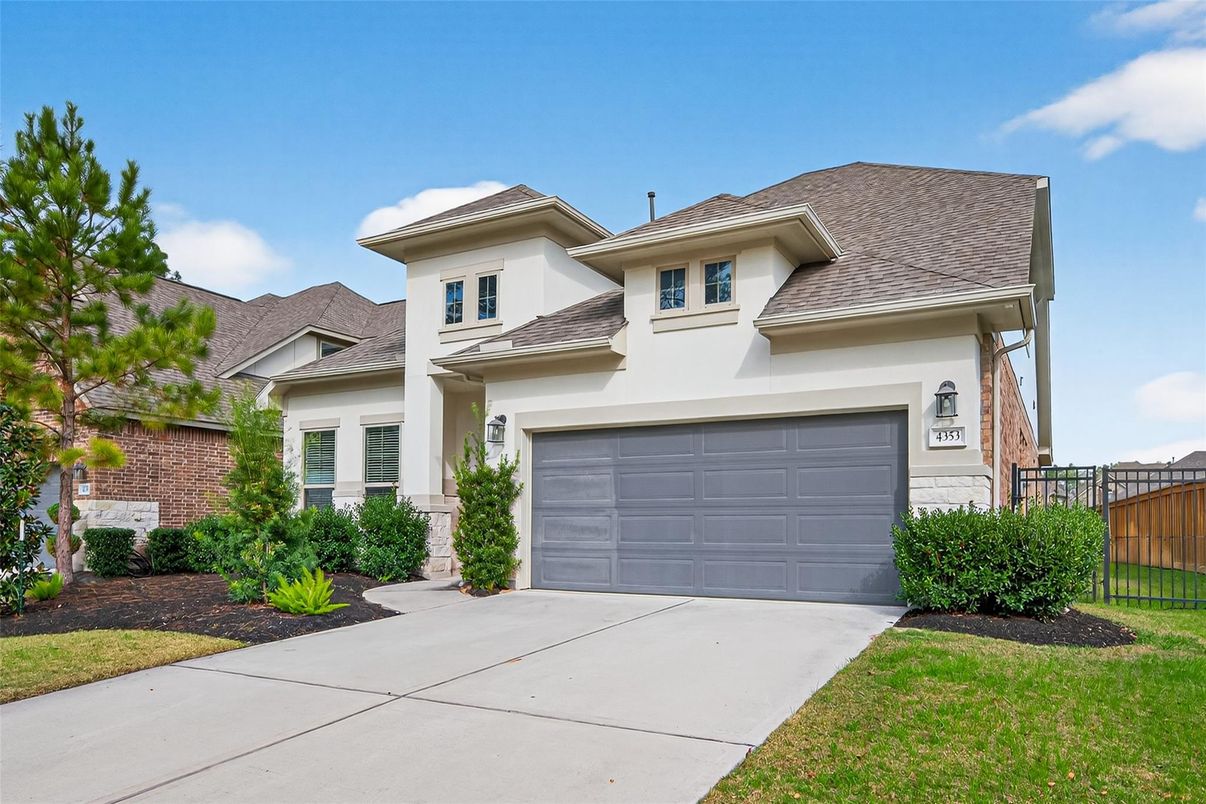 Attached, Exterior, Facade, Brick Facade, Mediterranean