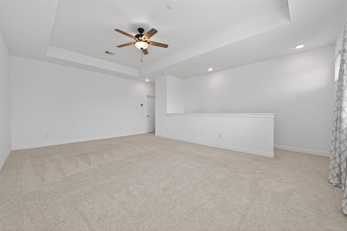 Empty room, Interior, Recessed Lighting