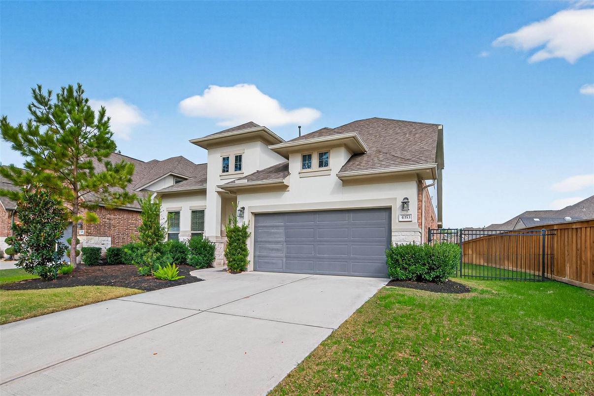 Attached, Exterior, Facade, Brick Facade, Mediterranean