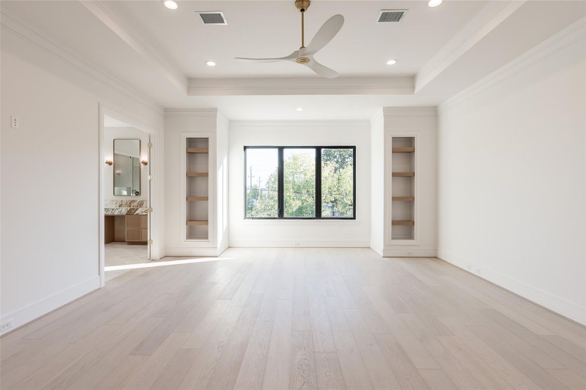 Empty room, Interior, Recessed Lighting, Wood Texture Flooring