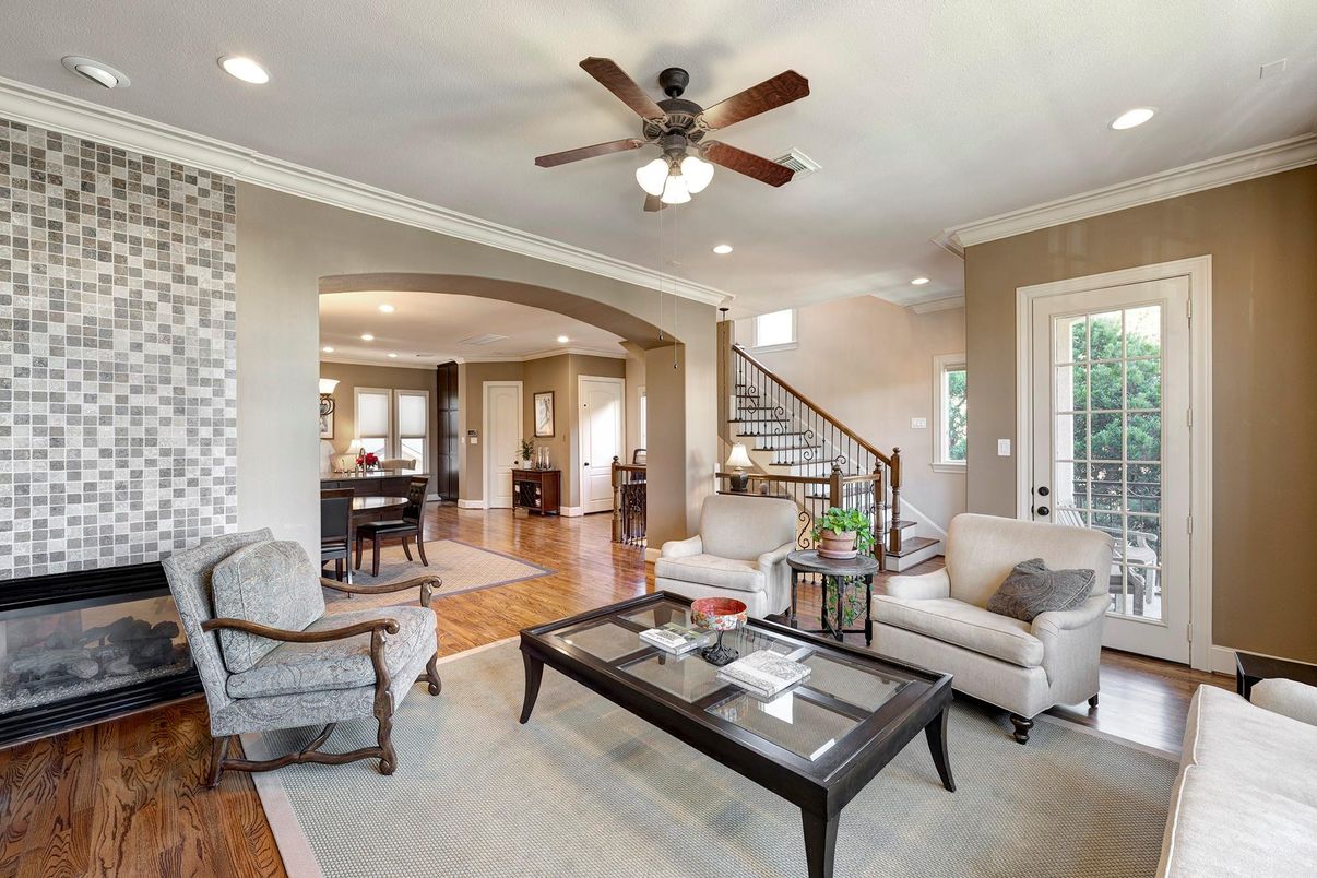 Dining room, Interior, Living room, Recessed Lighting, Wood Texture Flooring