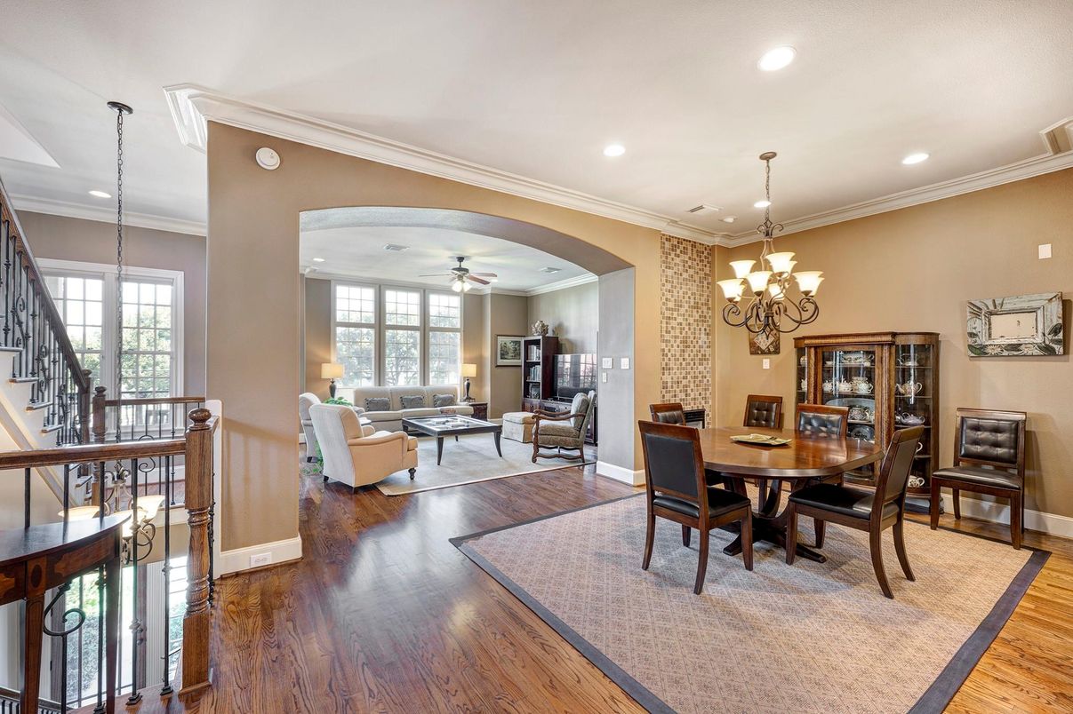Chandelier, Dining room, Interior, Living room, Recessed Lighting, Wood Texture Flooring