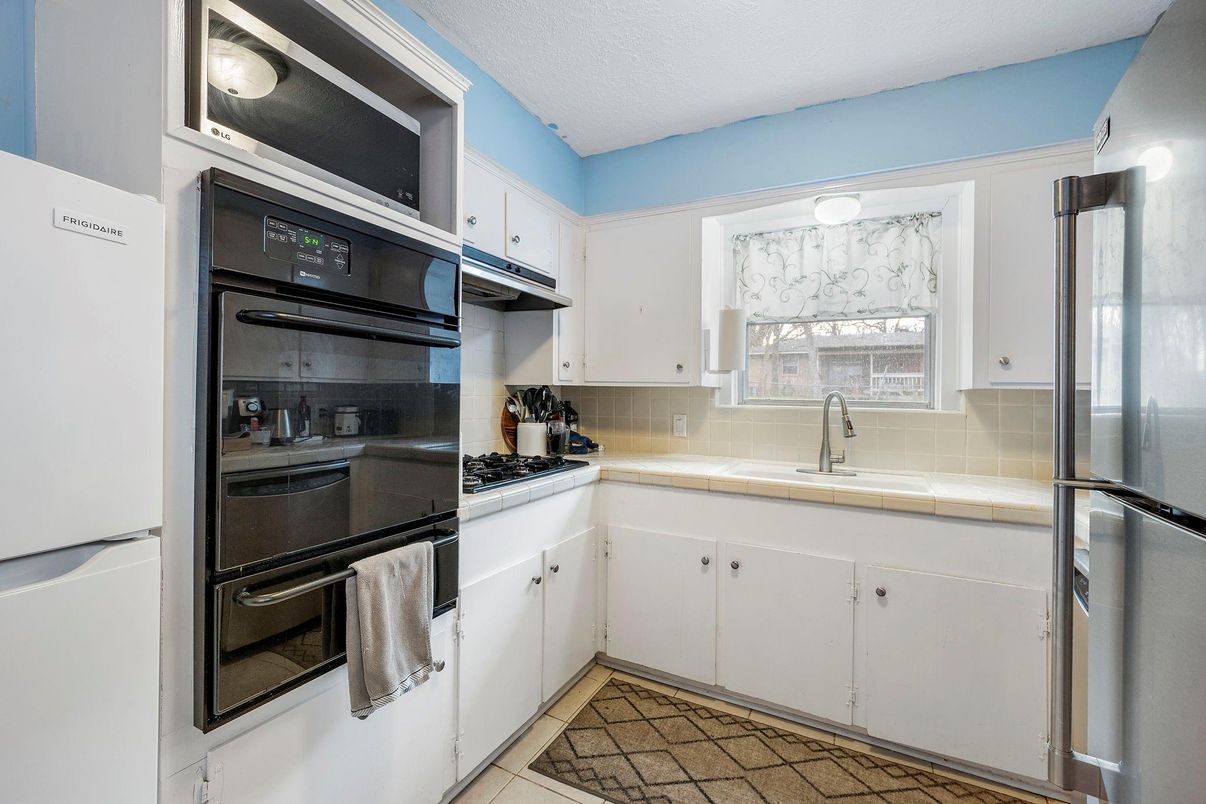 Interior, Kitchen, Tile Countertops