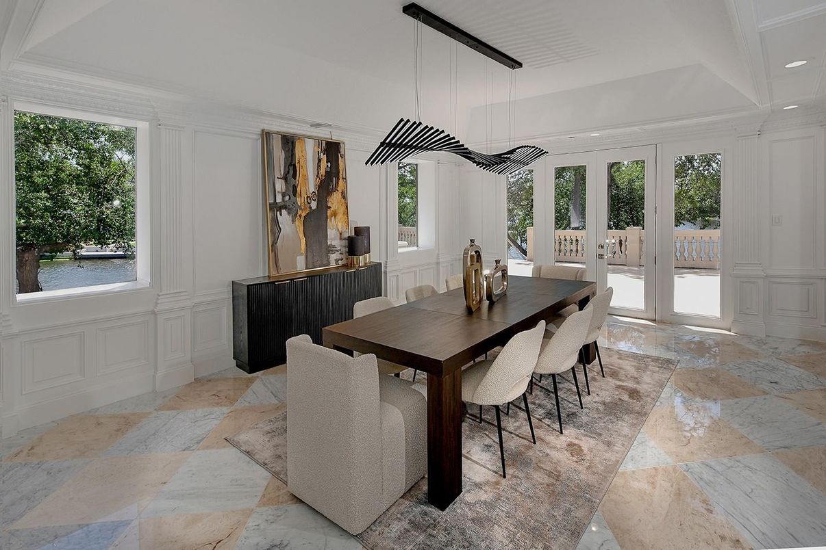 Dining room, Interior, Pendant Lights, Recessed Lighting