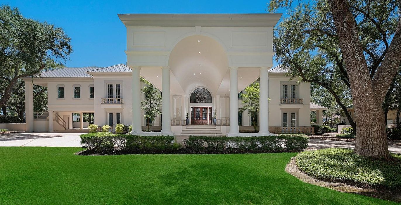 Backyard, Exterior, Facade, French Provincial