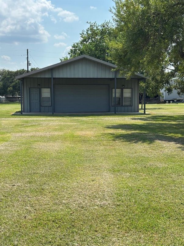 Backyard, Detached Garage, Exterior
