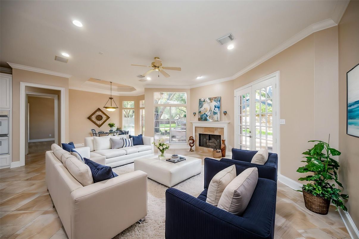 Fireplace, Interior, Living room, Pendant Lights, Recessed Lighting