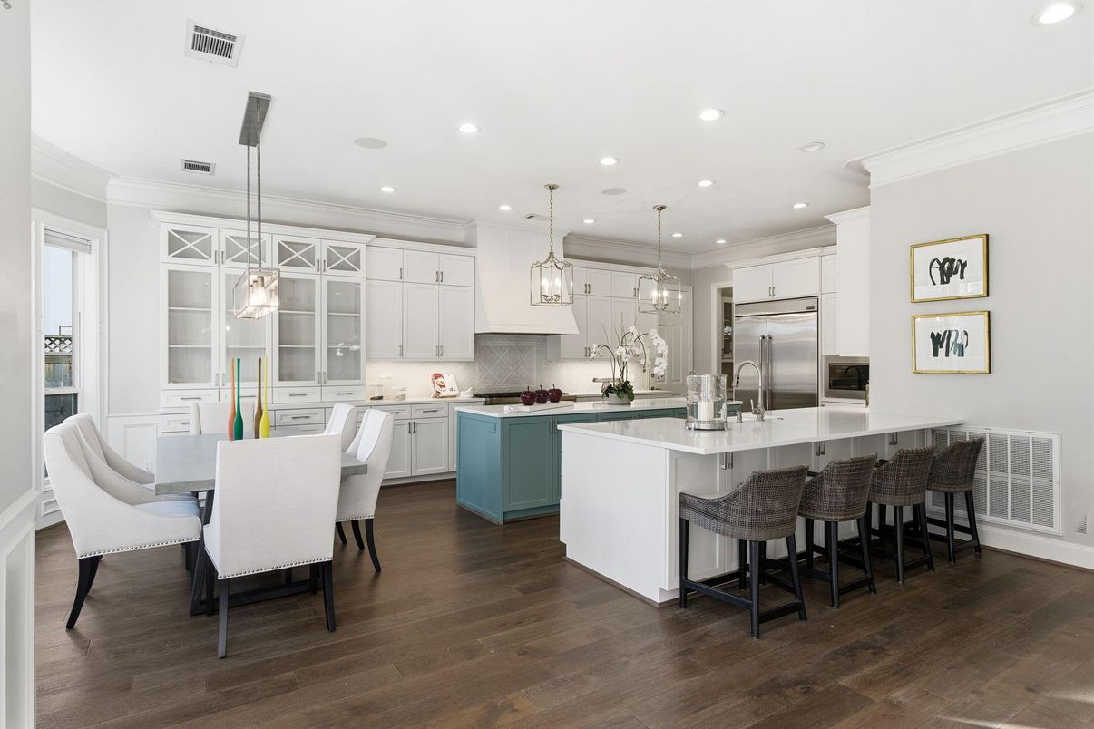 Dining room, Interior, Kitchen, Pendant Lights, Recessed Lighting, Stainless Steel Appliances, Wood Texture Flooring