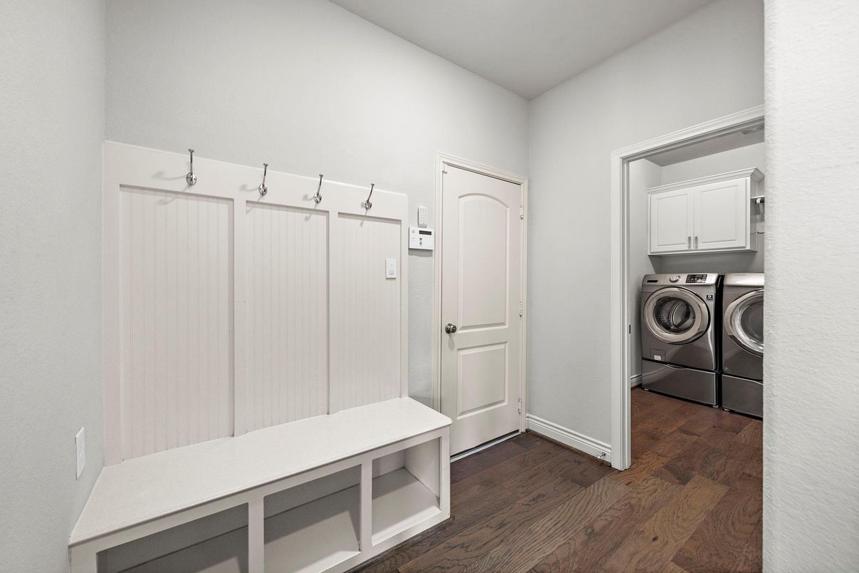Interior, Washer, Wood Texture Flooring