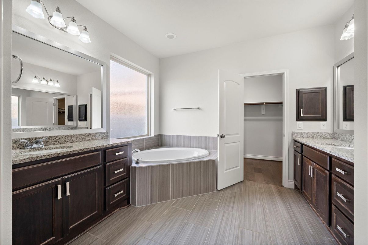 Bathroom, Dual Sink Vanities, Interior