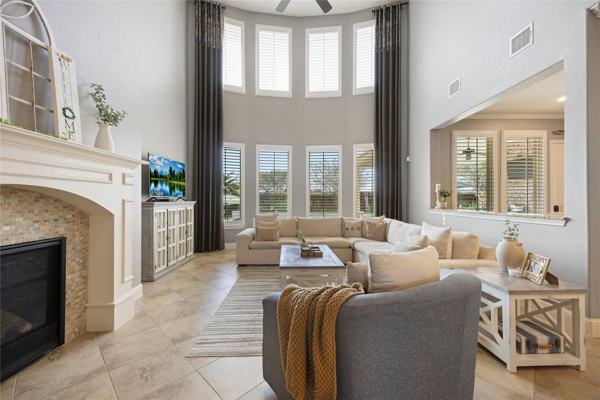 Fireplace, Interior, Living room