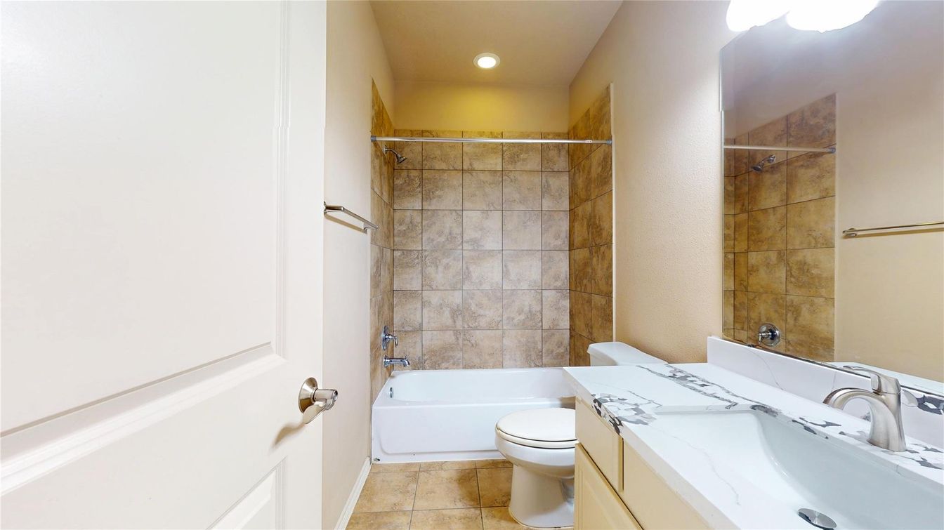 Bathroom, Interior, Recessed Lighting