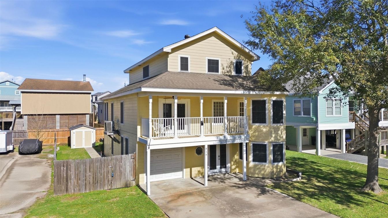 Exterior, Facade, Farmhouse
