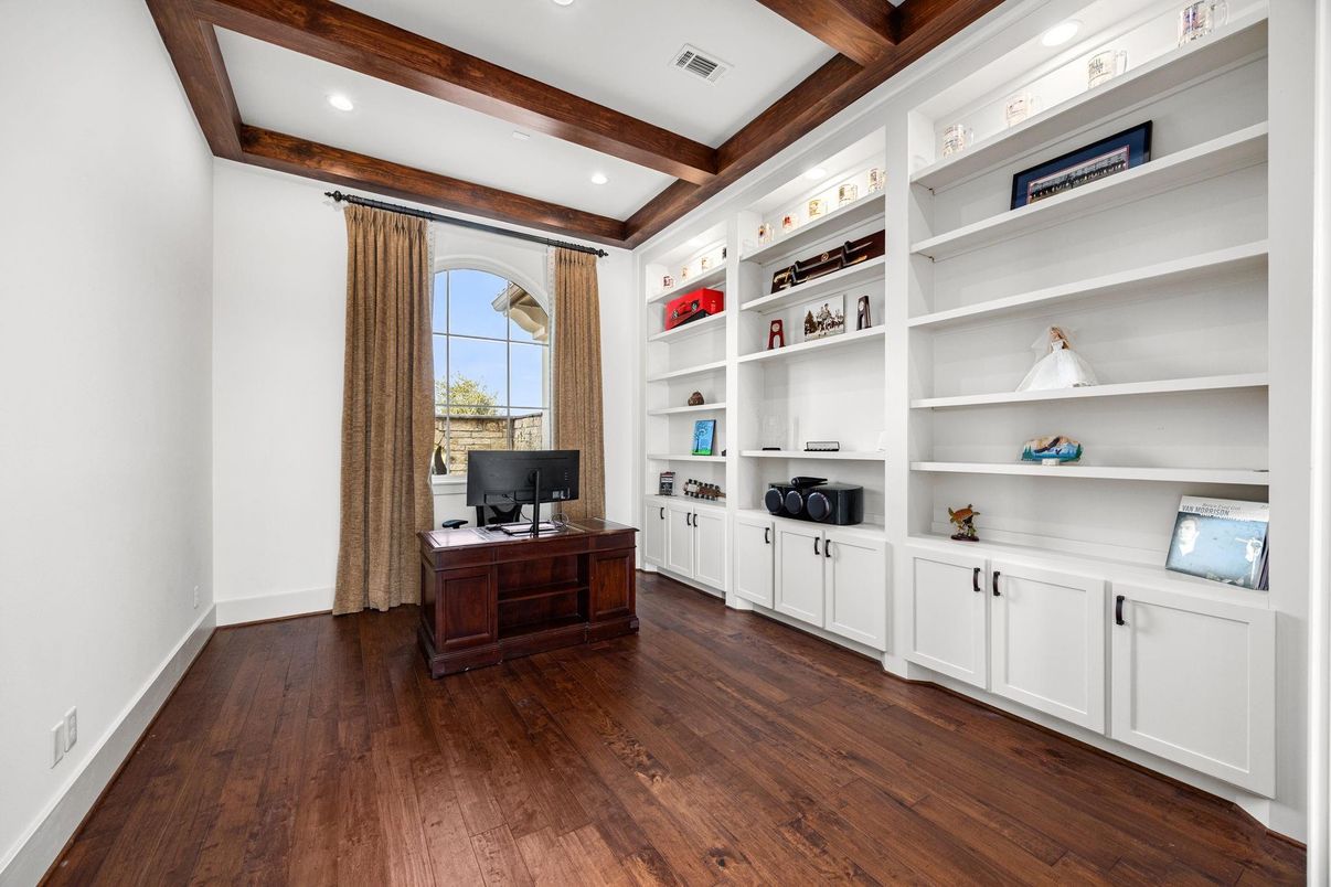 Interior, Recessed Lighting, Wooden Beams, Wood Texture Flooring