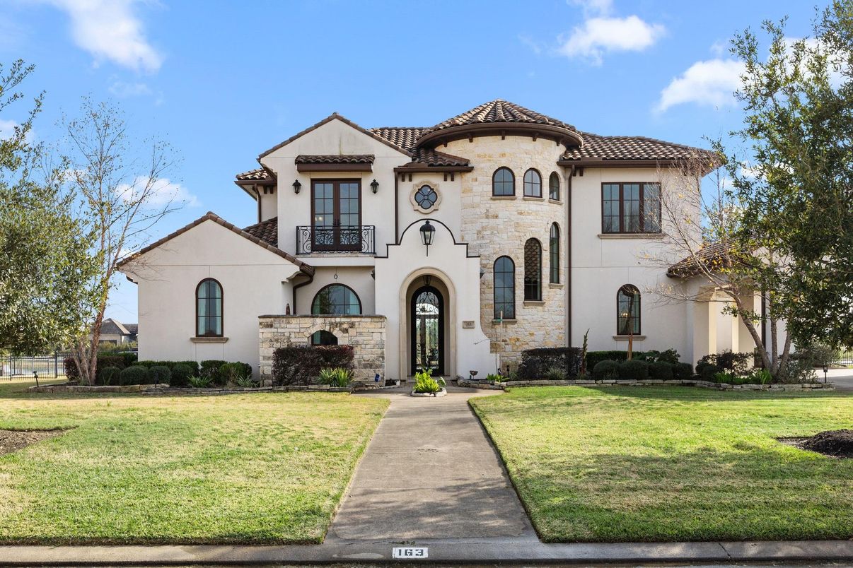 Backyard, Exterior, Facade, Mediterranean