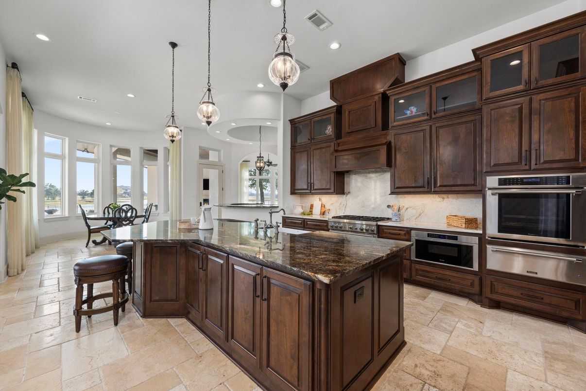 Dining room, Interior, Kitchen, Pendant Lights, Recessed Lighting, Stainless Steel Appliances