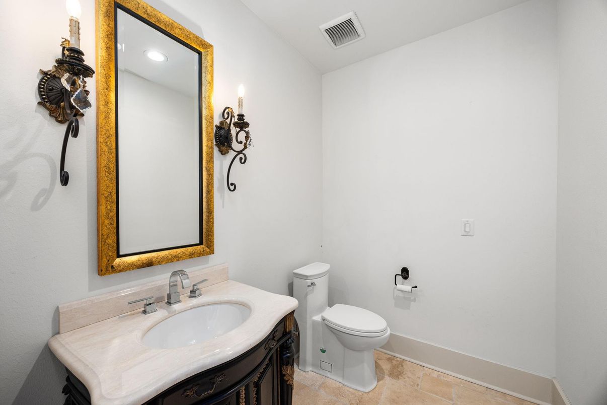 Bathroom, Interior, Recessed Lighting