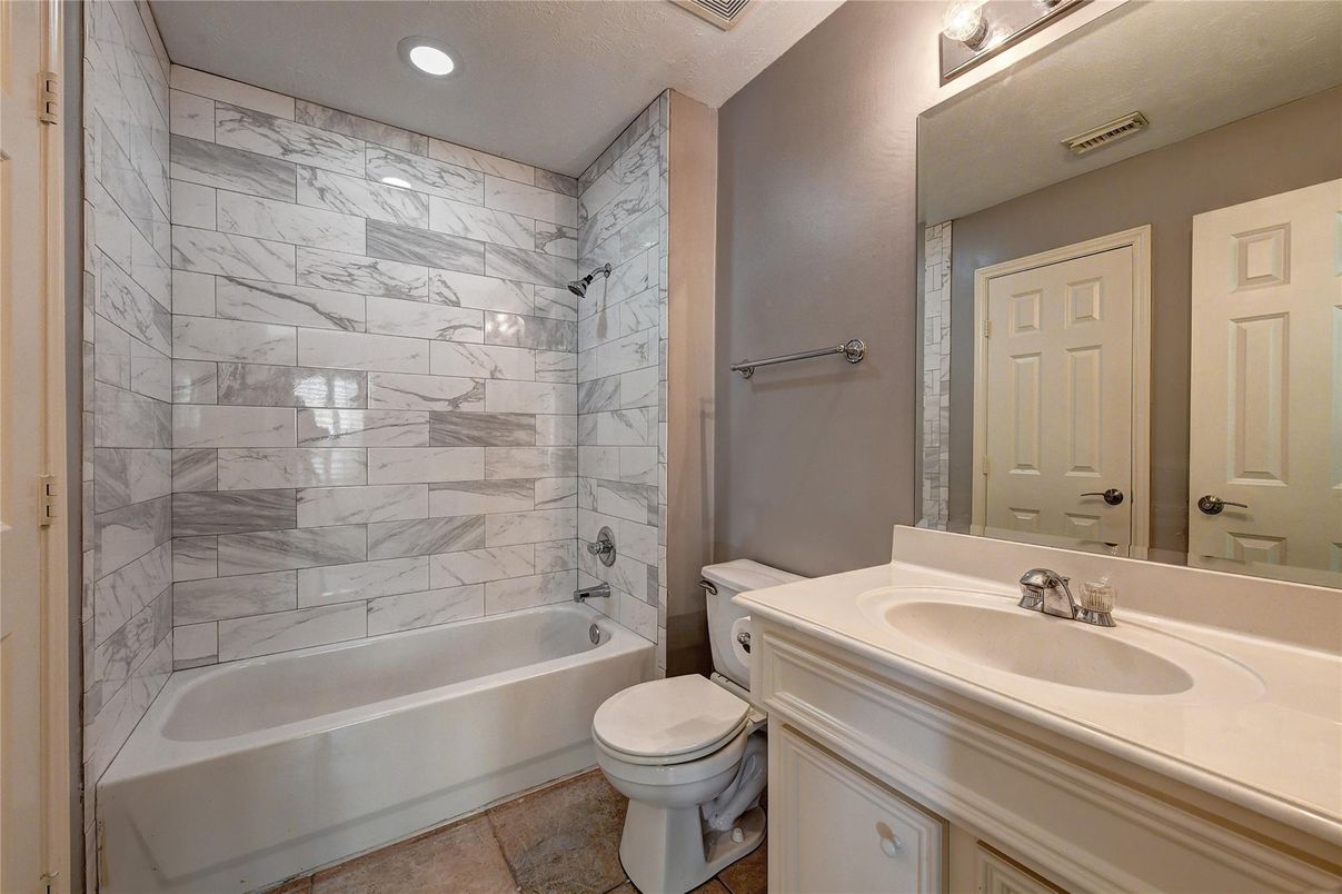 Bathroom, Interior, Marble Walls, Recessed Lighting