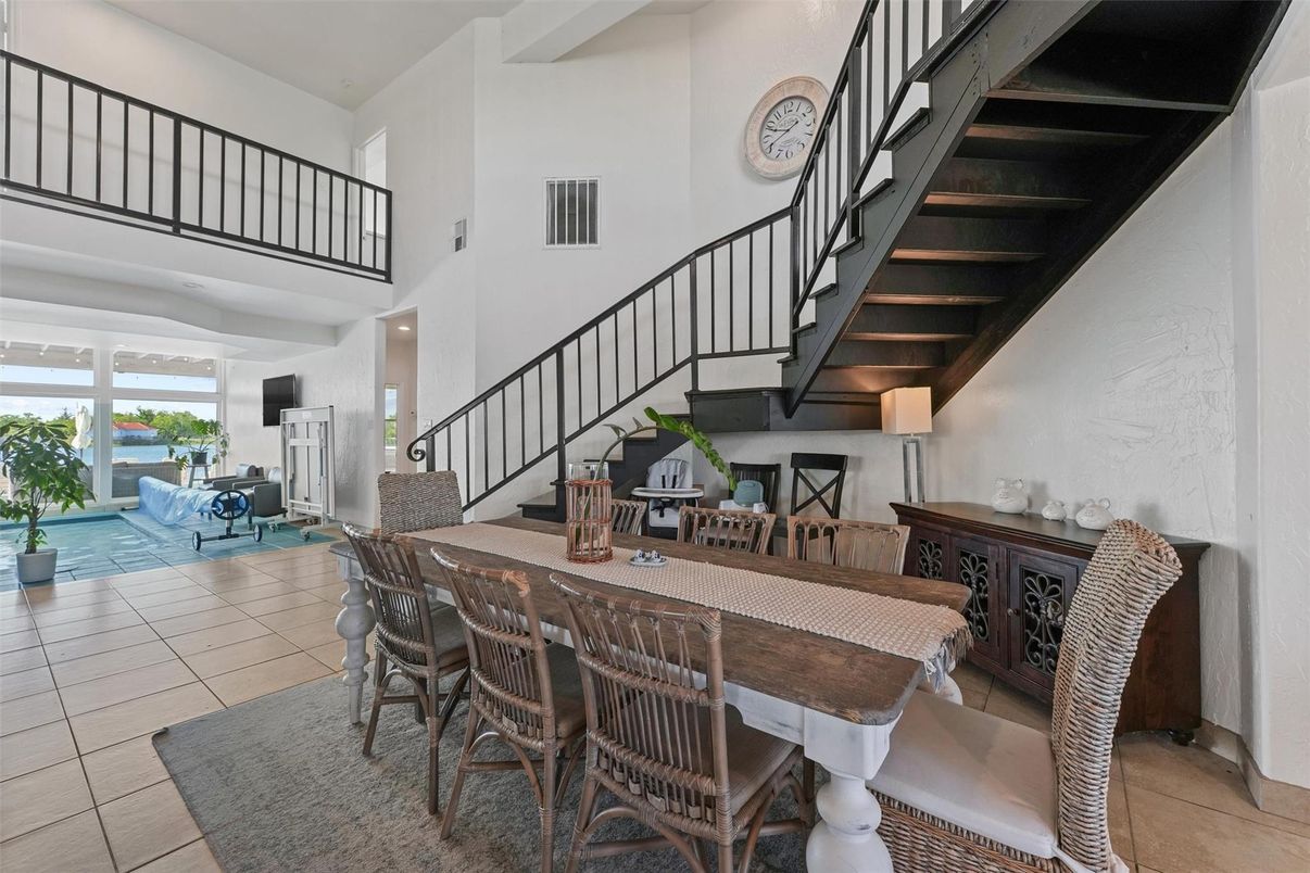 Dining room, Interior