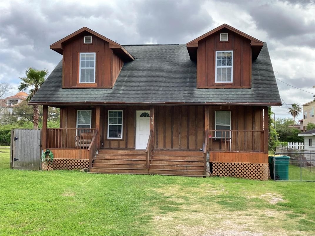 Exterior, Facade, Cape Cod