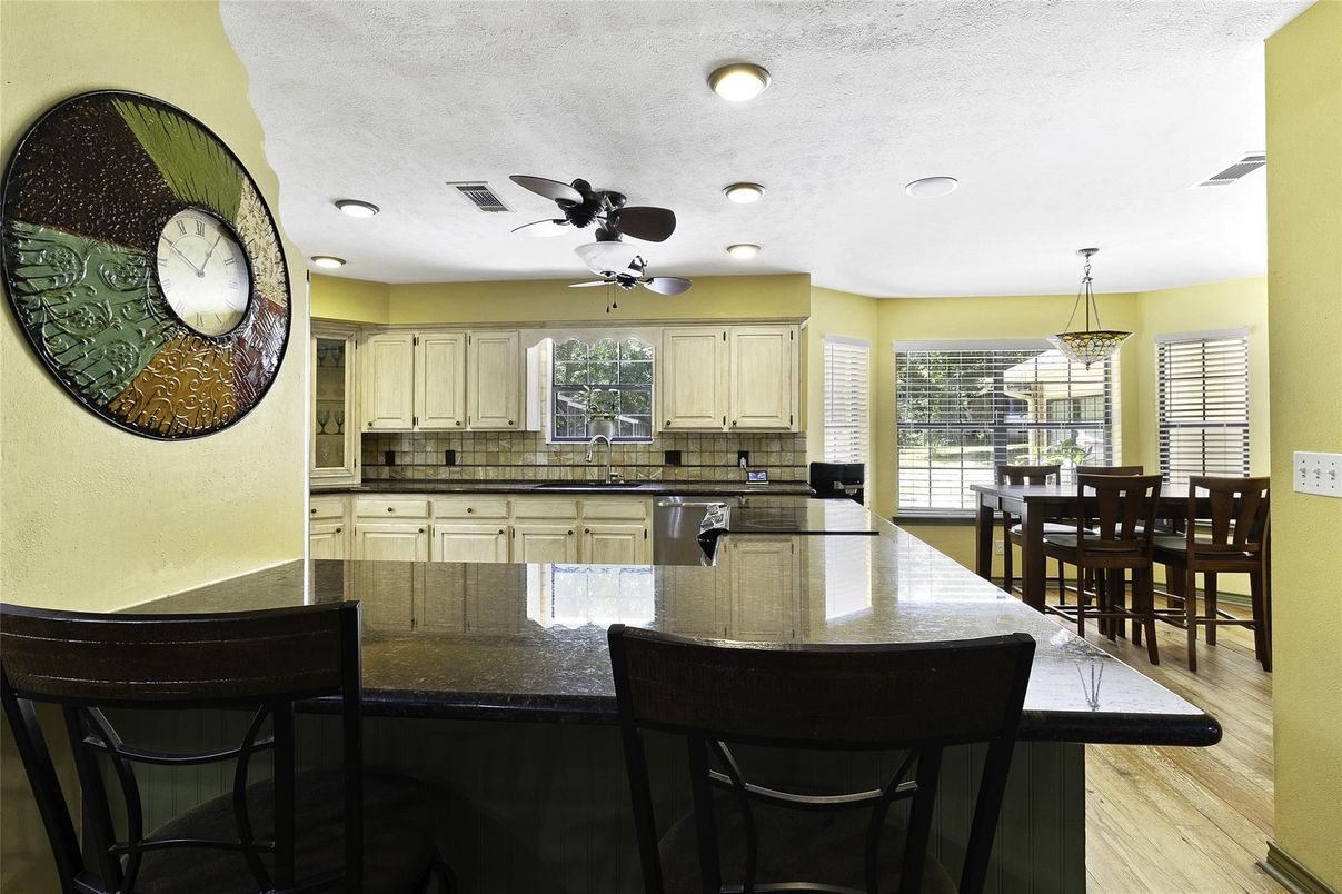 Dining room, Interior, Kitchen, Pendant Lights, Recessed Lighting, Wood Texture Flooring