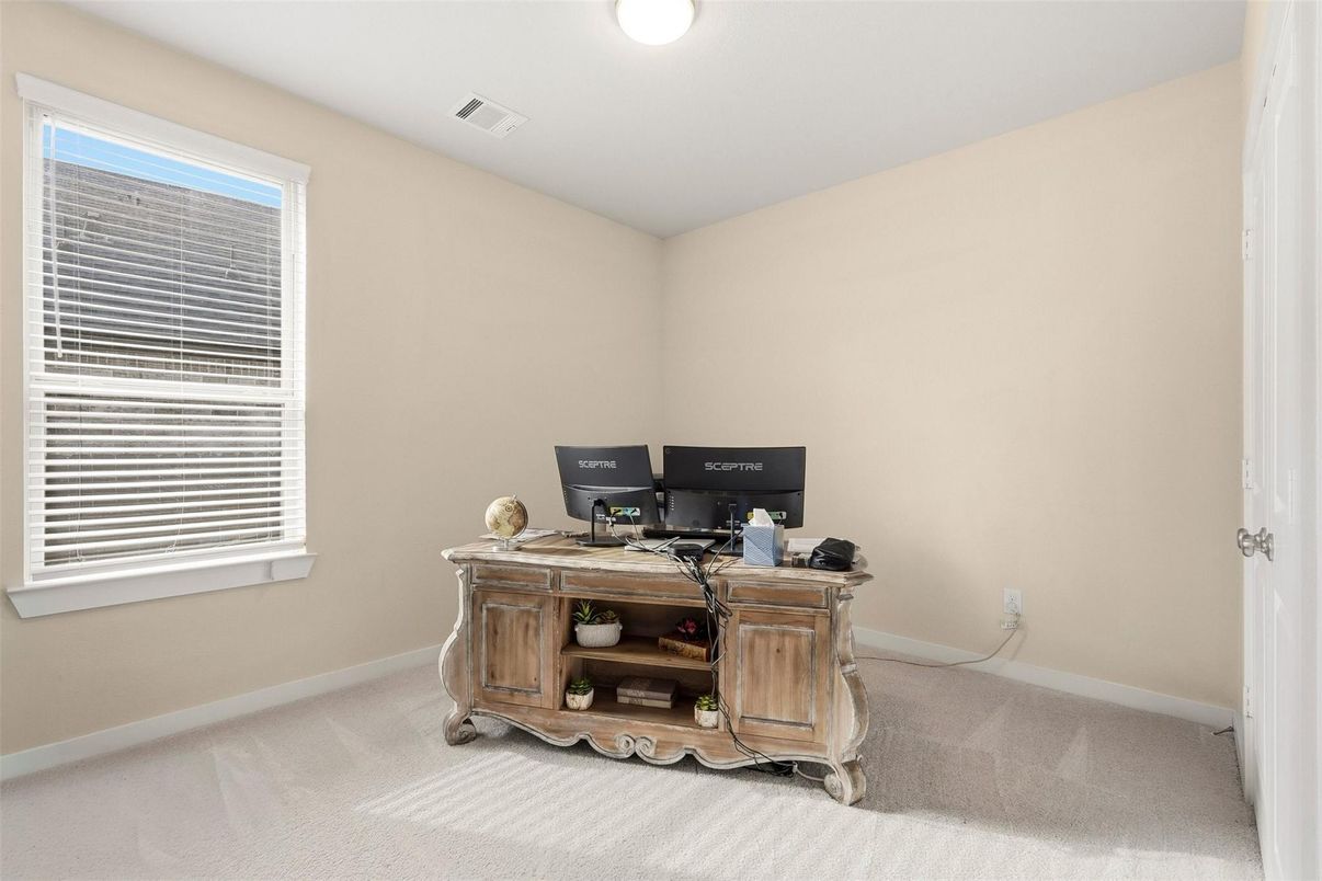 Home Office, Interior