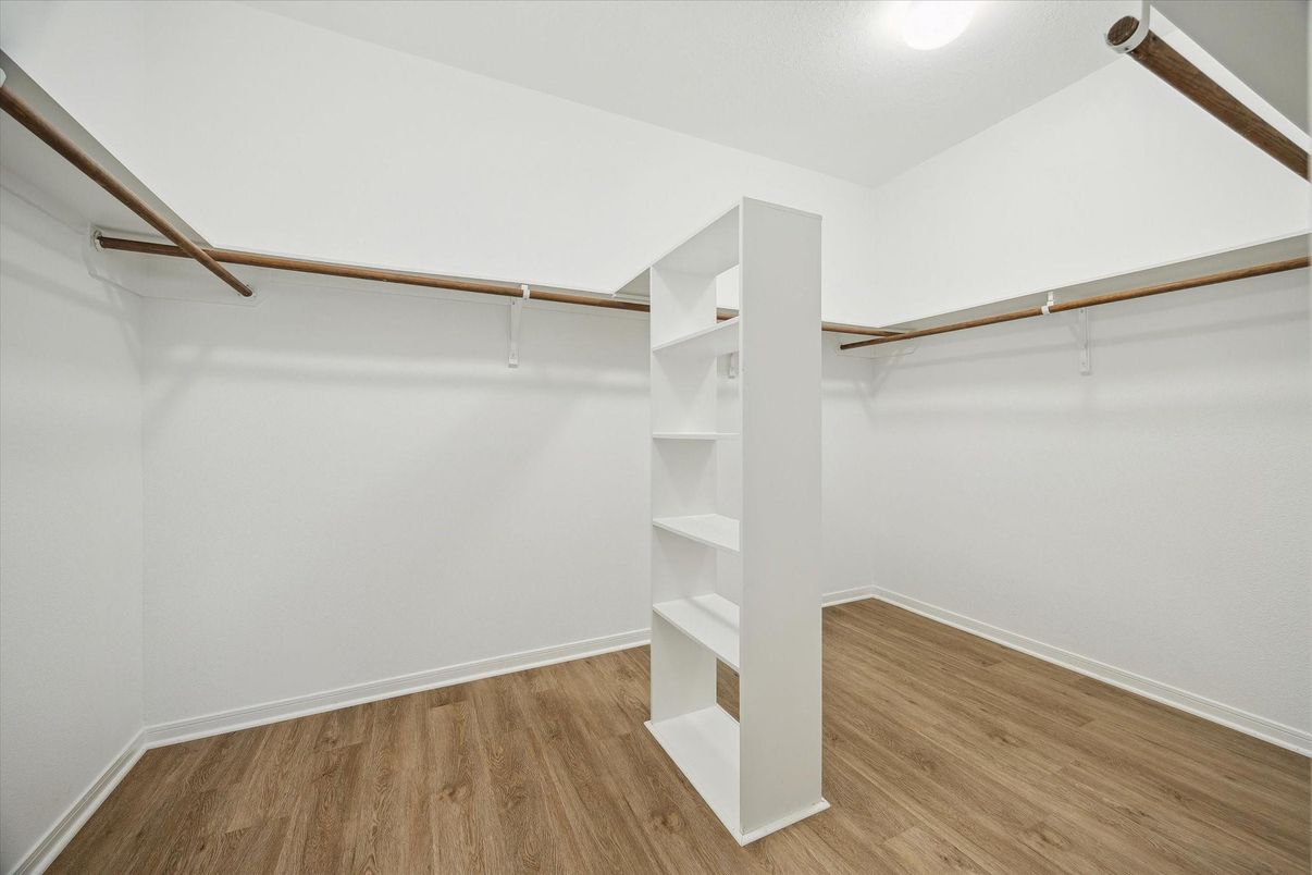 Interior, Walk-in Closets, Wood Texture Flooring